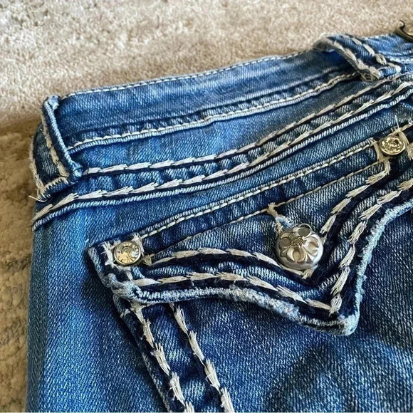 Miss Me Easy Capri Rhinestone Embellished Rear Pockets Western Straight Leg Jean - Picture 9 of 14